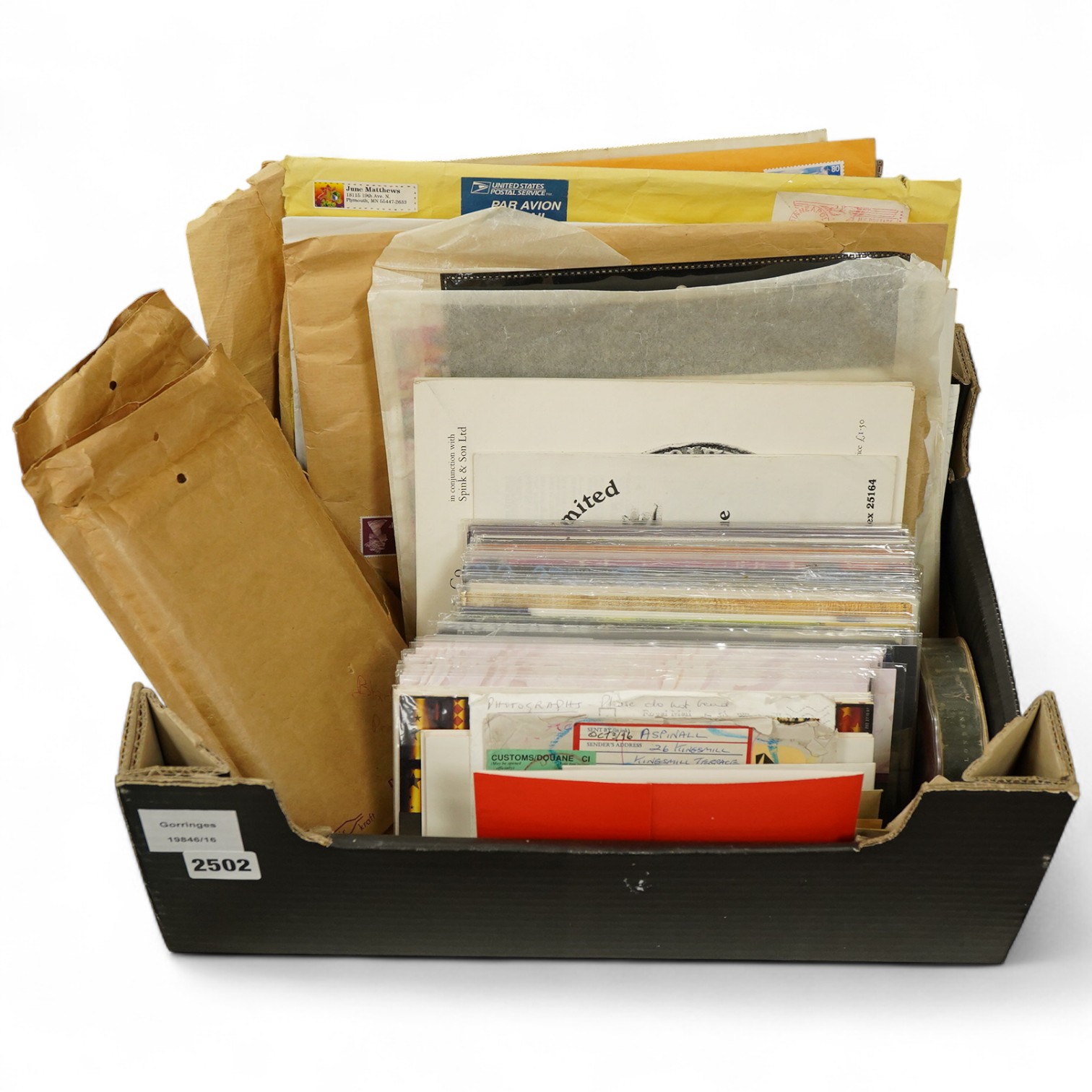 A collection of Royal Mail QEII first day covers and mint presentation packs and various loose stamps